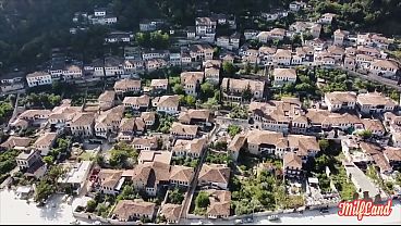 Valentina et Ashley, deux femmes perverses, se bouffent la chatte